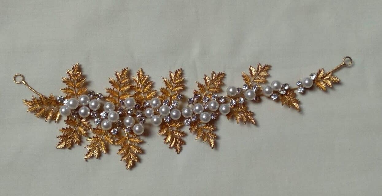 Tocado aderezo tiara dorada con perlas Nuevo