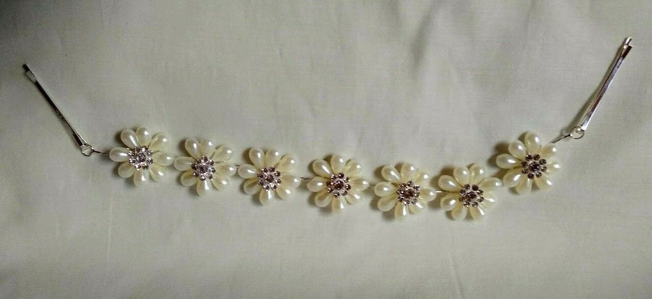 Tocado aderezo tiara plateada con perlas Nueva