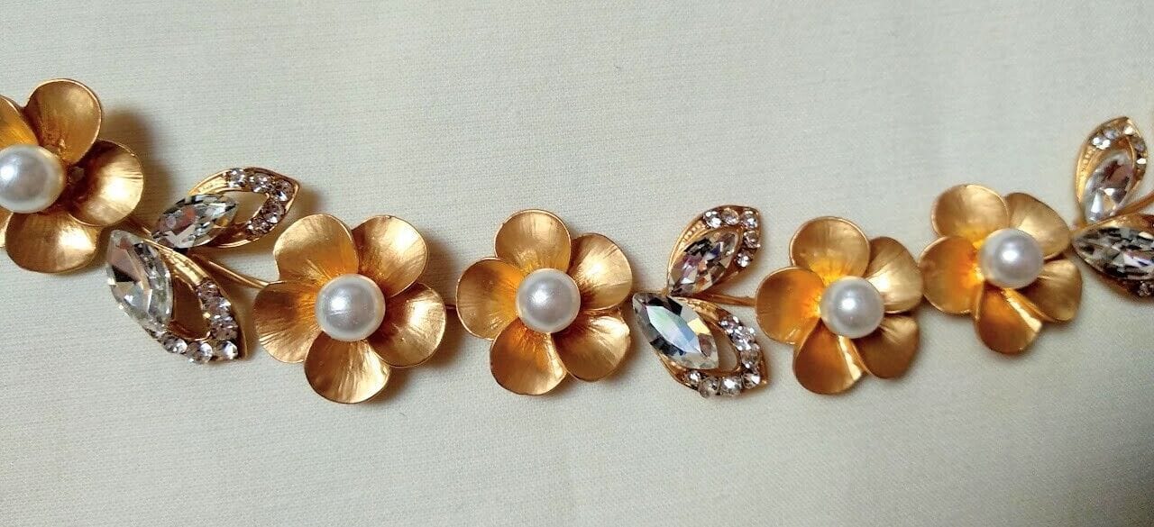 Tocado aderezo tiara dorada con perlas y cristales Nuevo - Imagen 3