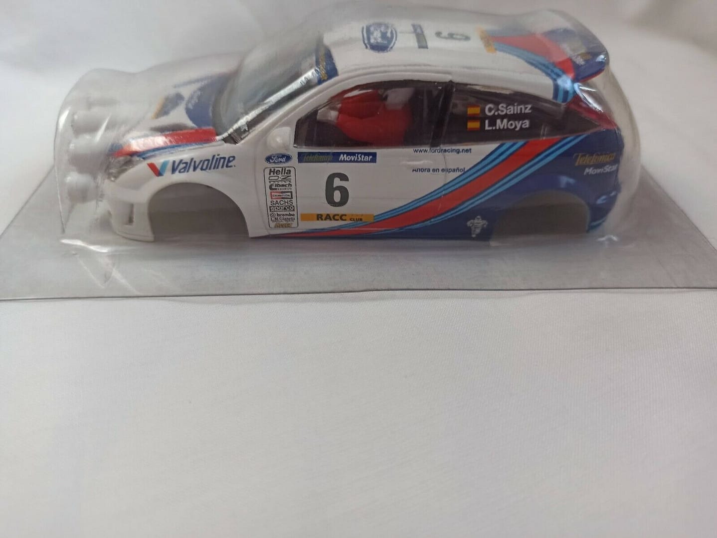 SCX  CARROCERIA FORD FOCUS CARLOS SAINZ NUEVO EN BLISTER (144)