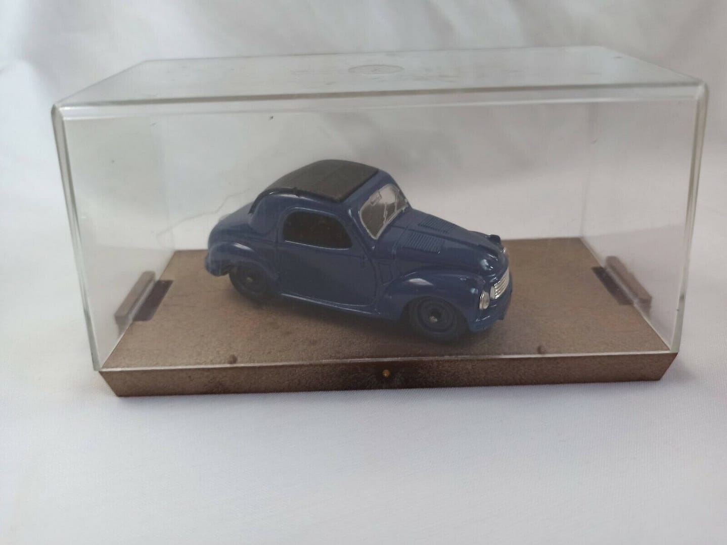 TOPOLINO AZUL 1/43 NUEVO CON CAJA  (146)