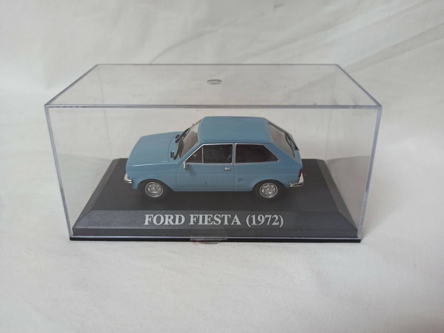 FORD FIESTA  1972 esc 1/43 colección Altaya Nuevo y precintado con caja (144)