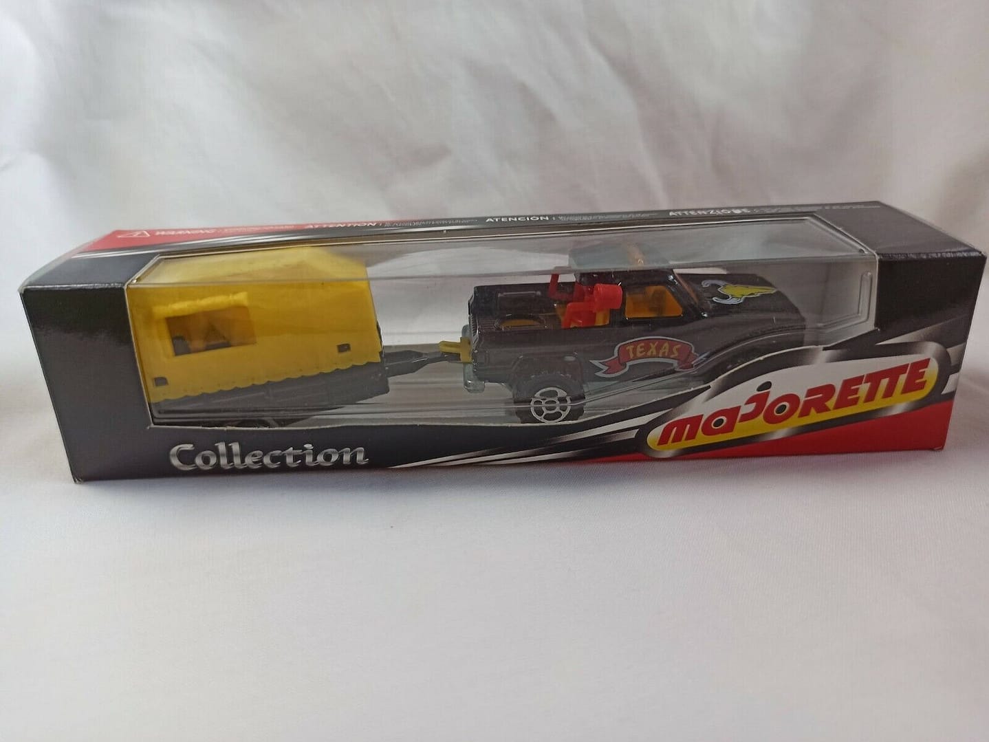 COCHE CON REMOLQUE Y CABALLO METAL  MAJORETTE Nuevo con caja (144)