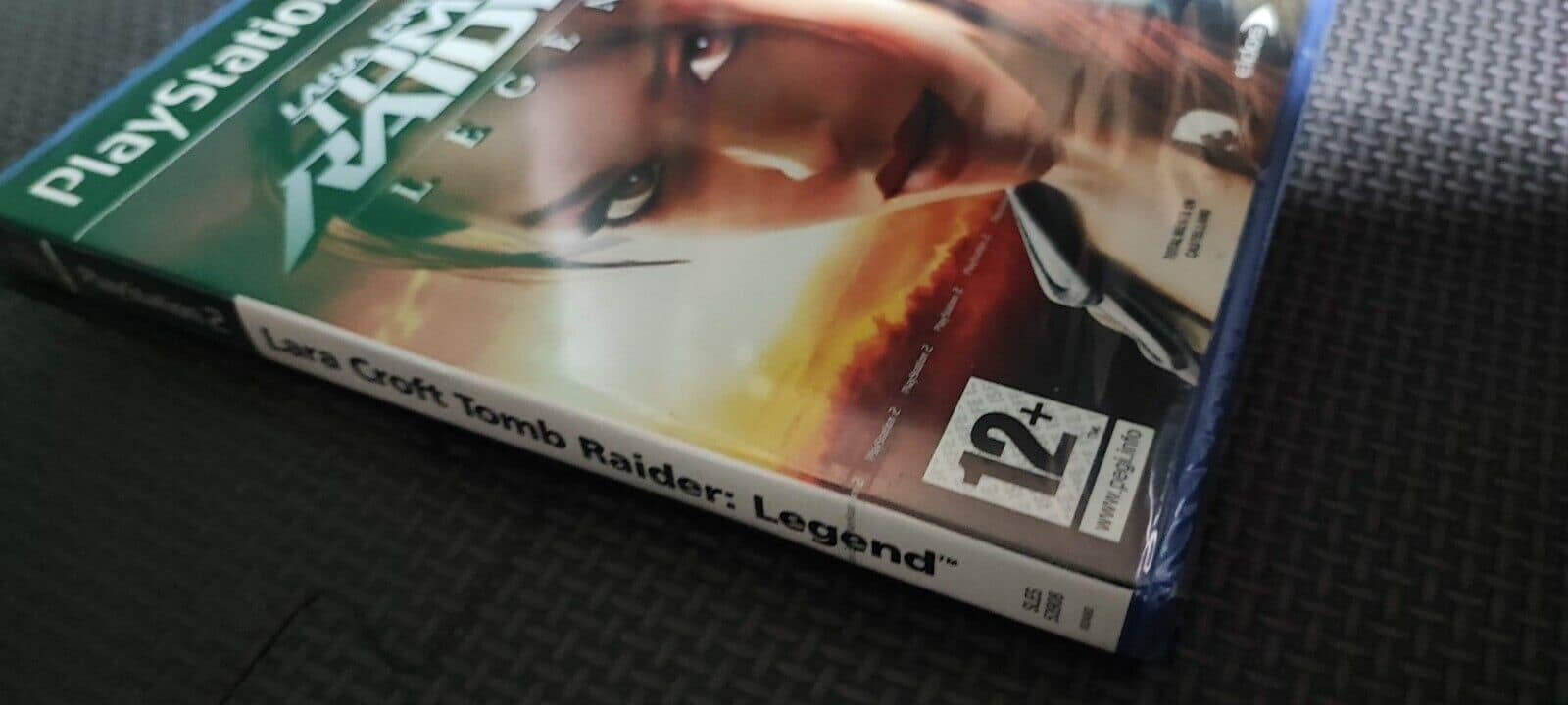 Lara Croft Tomb Raider legend nuevo y precintado para playstation 2 - Imagen 5
