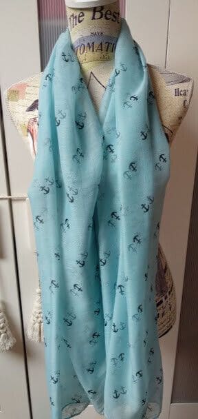 Fular  viscosa con estampado de anclas en color azul (134)