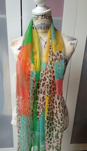 Fular estampado muy colorido (135)