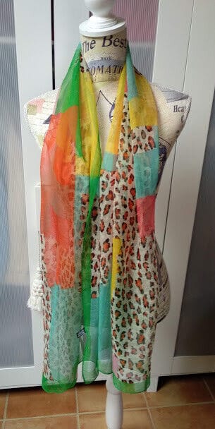 Fular estampado muy colorido (135)
