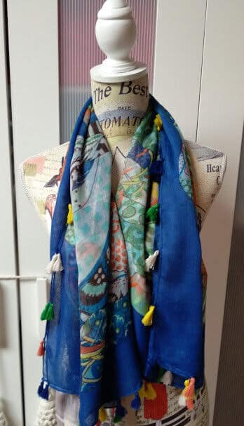 Pañuelo con bonito estampado en alegres colores diferentes colores (134)