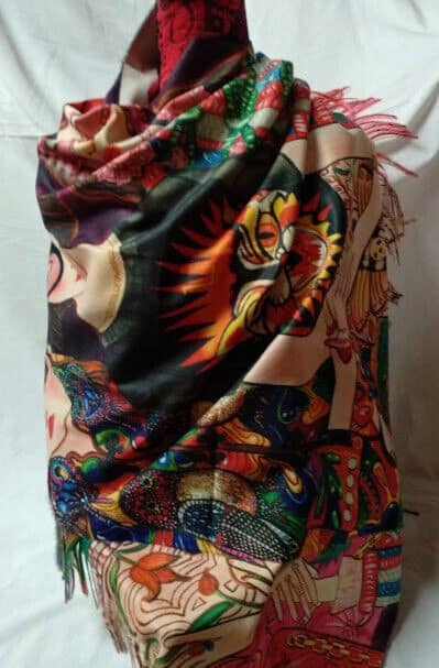 Pasmina Cashmere estampado trio chicasNuevo con etiquetas (105)