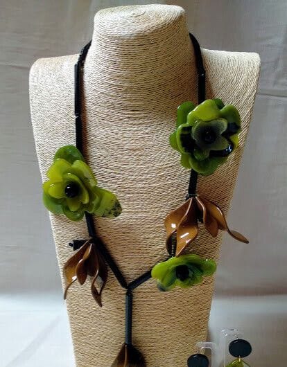 Collar y pendientes a juego en resina tipo bohemio muy ligero Nuevo