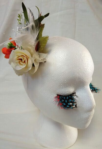Tocado broche mujer flores tela combinando colores  blanco y naranja Nuevo