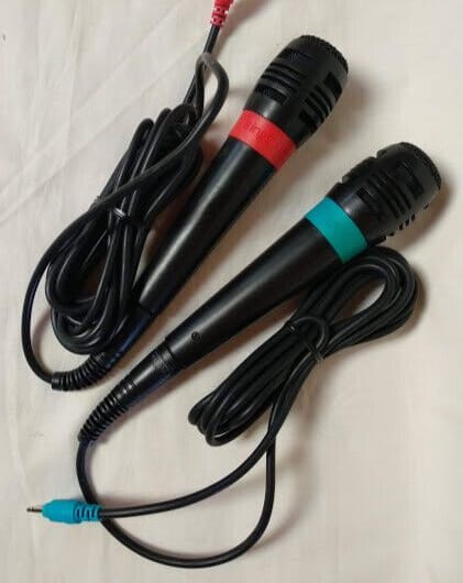 Microfonos SingStar PS2 Originales Sony Pack 2 rojo y azul Nuevo sin precintar.
