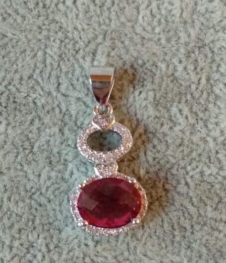 Colgante ovalado  piedra rosa tallada Plata de Ley rodiada 925 Nuevo (106)