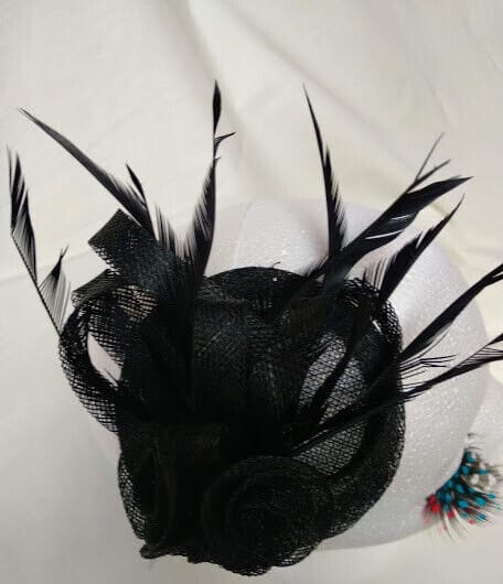 Tocado para ceremonia mujer combinado rafia y plumas color negro