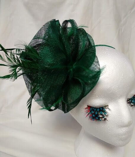 Tocado diadema para ceremonia mujer combinado rafia y plumas color verde