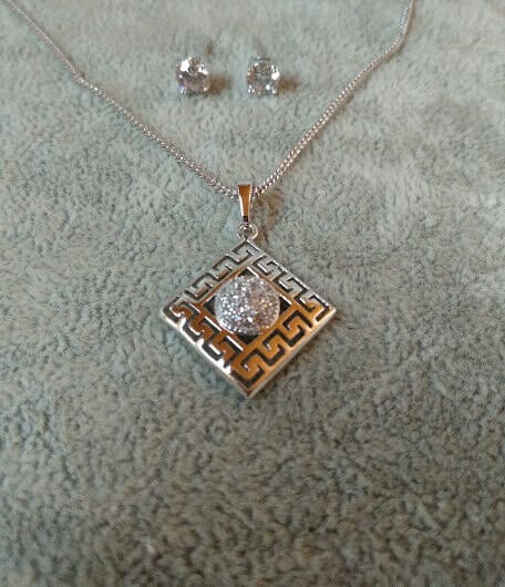 Pendientes y gargantilla  bisuteria presión Nuevos (106)