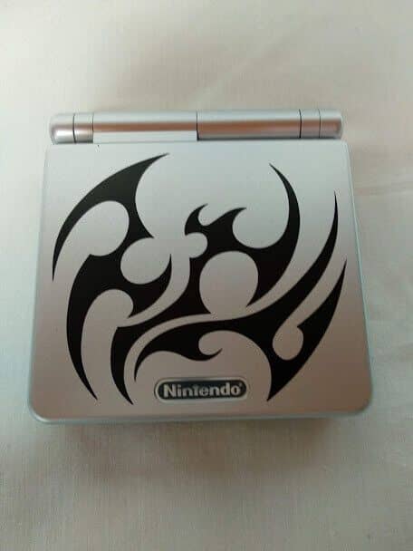 GameBoy Advance  Nintendo Retroiluminada Nueva a estrenar sin precintar Tribal - Imagen 3