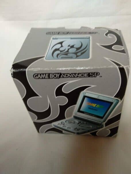 GameBoy Advance  Nintendo Retroiluminada Nueva a estrenar sin precintar Tribal