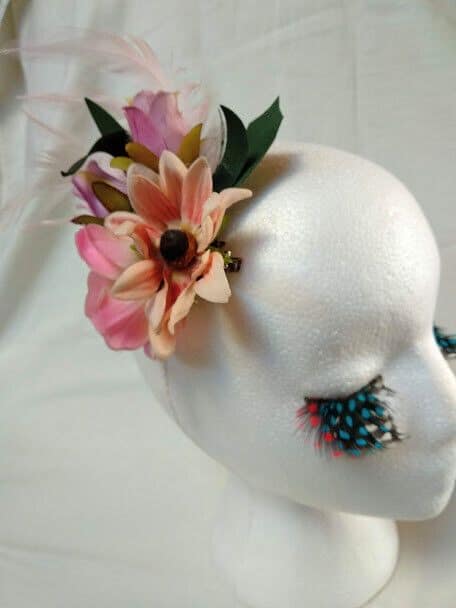 Tocado broche mujer flores tela y combinando tonos rosas,salmón y morados.Nuevo