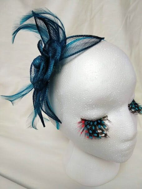 Tocado diadema para ceremonia mujer combinado rafia y plumas color azul turquesa