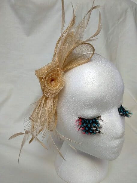 Tocado diadema para ceremonia mujer combinado rafia y plumas color paja