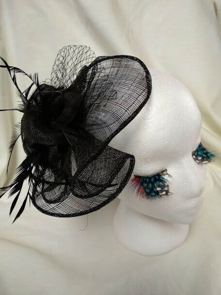 Tocado para ceremonia mujer combinado rafia y plumas negro