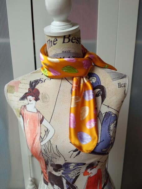 Pañuelo de seda mujer cuadrado Nuevo con etiquetas (135) - Imagen 3