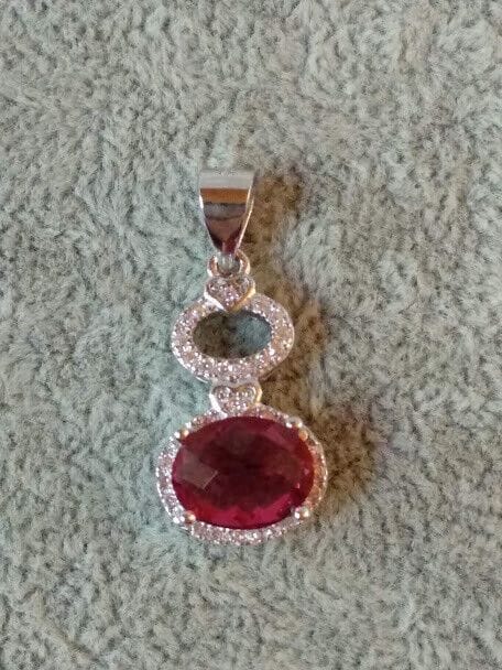 Colgante ovalado piedra rosa tallada Plata de Ley rodiada 925 Nuevo (106)