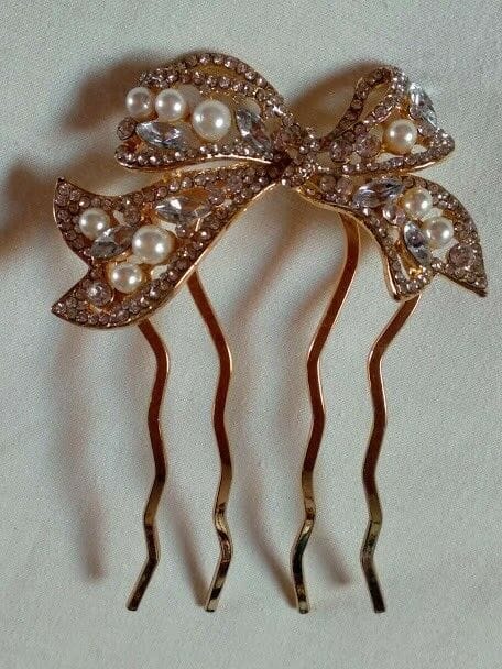 Peineta mujer ceremonia dorada cuajada de perlas y similes lazo Nueva