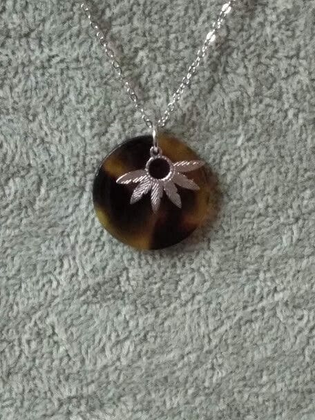 Collar gargantilla  acero antialergico con colgante hojas Nuevos (106) - Imagen 3