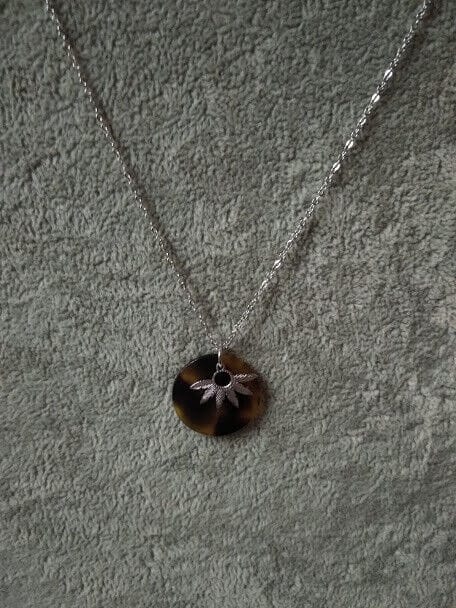 Collar gargantilla  acero antialergico con colgante hojas Nuevos (106)