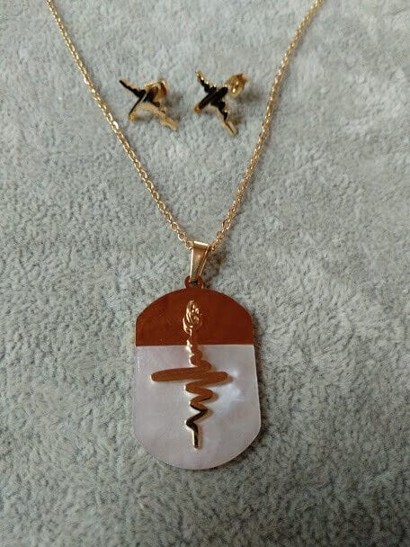 Collar gargantilla y pendientes acero con baño dorado y colgante Nuevos (106)