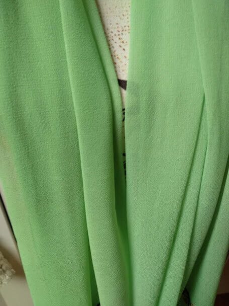 Fular liso color verde con bordado en los extremos (134) - Imagen 3