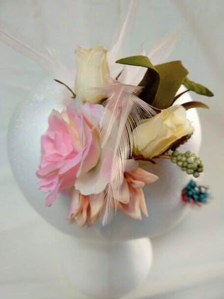 Tocado broche mujer combinado flores tela y plumas tonos rosas y beig Nuevo - Imagen 3