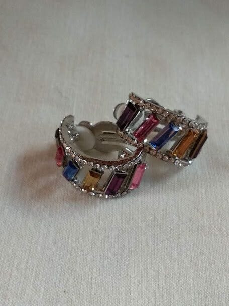 Pendientes bisutería plateados con cristales multicolor cierre de clip(106) - Imagen 4