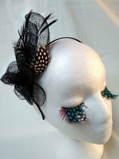 Tocado diadema para ceremonia mujer combinado rafia y plumas color negro