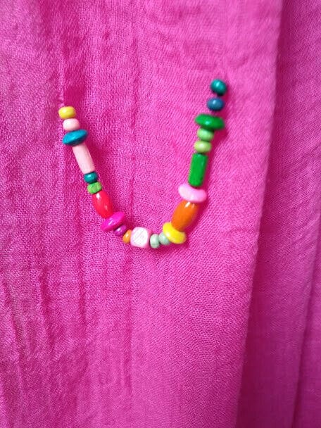 Fular color rosa con abalorios en los extremos(134) - Imagen 3