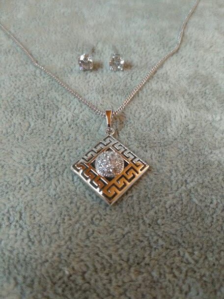 Pendientes y gargantilla  bisuteria presión Nuevos (106)