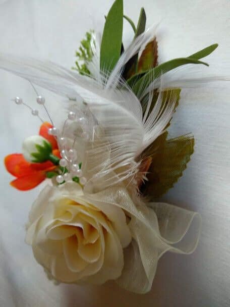 Tocado broche mujer flores tela combinando colores  blanco y naranja Nuevo - Imagen 6