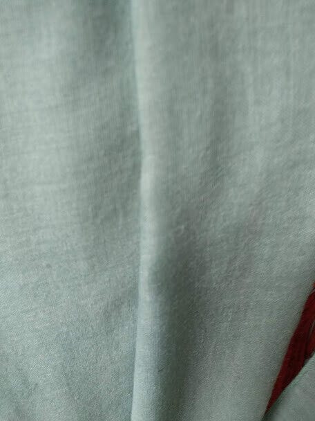 Fular color verde con con bordado en los extremos  y flecos con abalorios(134) - Imagen 4