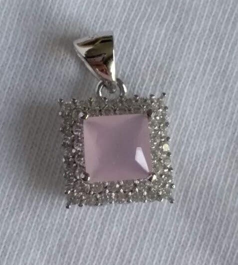 Colgante cuadrado piedra rosa  en Plata de Ley rodiada 925 Nuevo