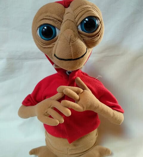Muñeco ET Original Universal Studio Nuevo y embolsado 32 CM de altura.