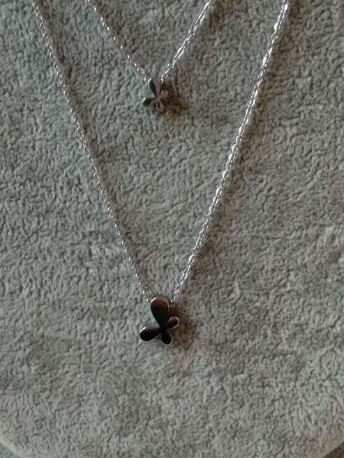 Collar gargantilla doble acero antialergico con colgantes mariposas Nuevos (106)