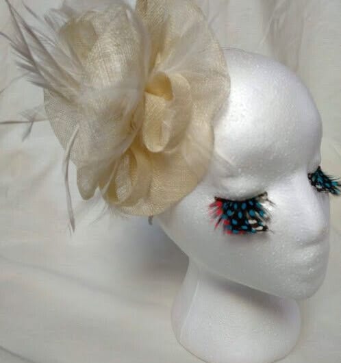 Tocado diadema para ceremonia mujer combinado rafia y plumas color paja