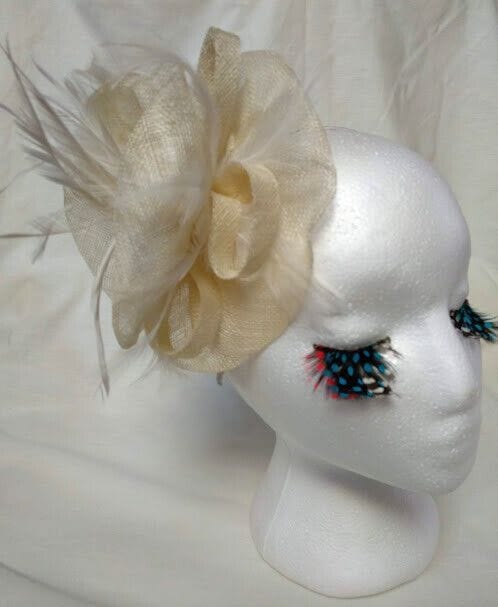 Tocado diadema para ceremonia mujer combinado rafia y plumas color paja