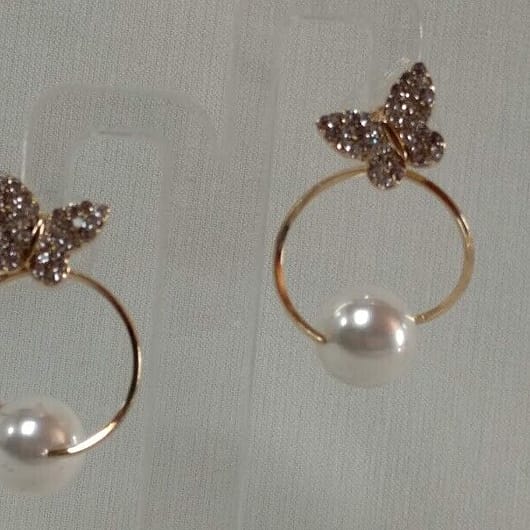 Pendientes mujer fantasía  mariposa y aro con perla Cierre presión  Nuevos (104)