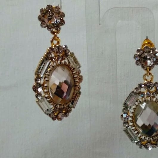 Pendientes bisutería mujer largos modelo Isabel presión