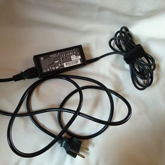 Cargador Adaptador para ordenador  HP 2133 Original COMO NUEVO (124)