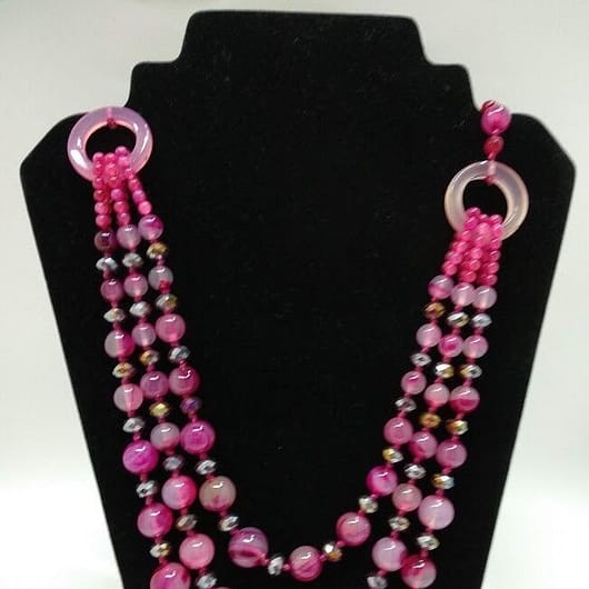 Collar agatas naturales color rosa Nuevo con etiquetas.