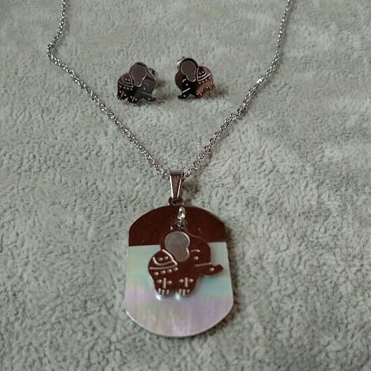 Collar gargantilla y pendientes  acero  con colgante de elefante Nuevos (106)